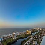 Full 3-Bedroom Apartment 5 Minutes From The Beach