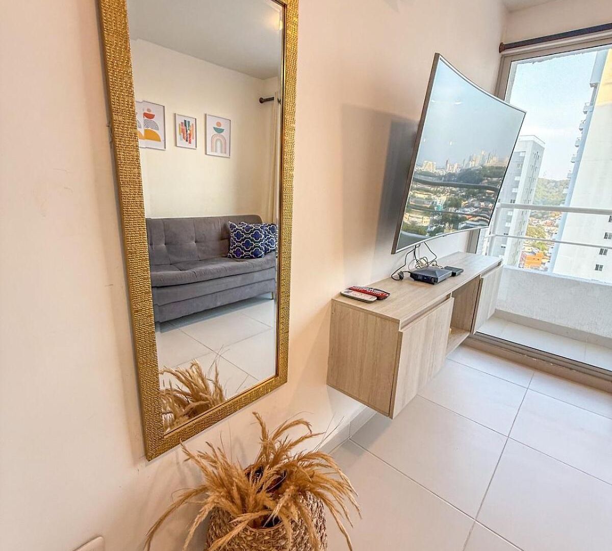 Full 3-bedroom 5 Minutes From The *