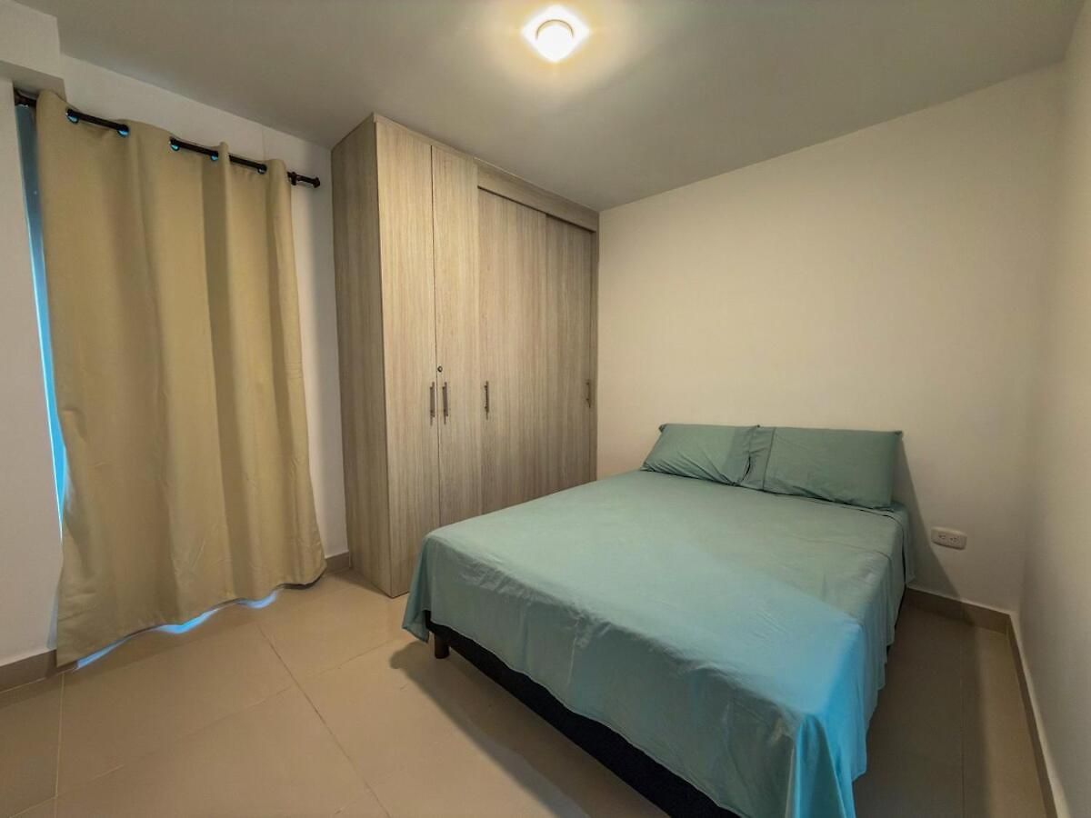 Full 3-bedroom 5 Minutes From The *